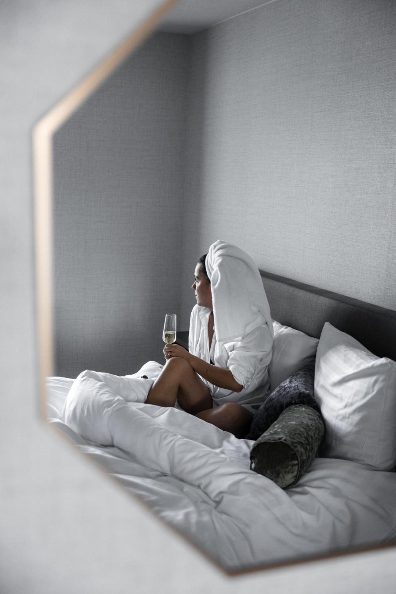 Hotel Twenty-Three Amsterdam Airport Hoofddorp Exteriör bild